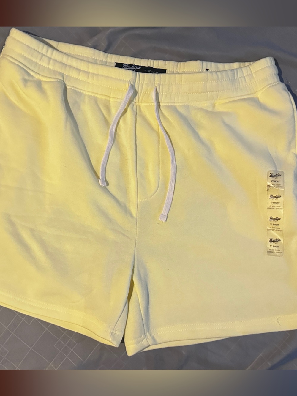 Men's Pale Yellow Jogger Shorts XL